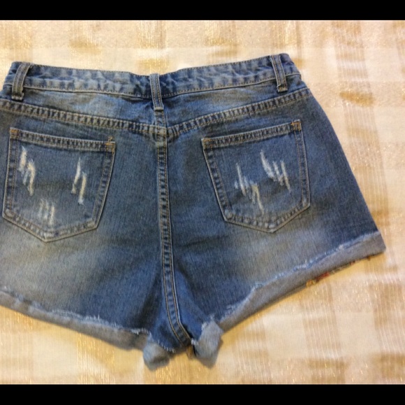 ETWO Jean Shorts Junior Size S Boho Frayed Raw Cuffed Hem Distressed Embroidered - Picture 4 of 4